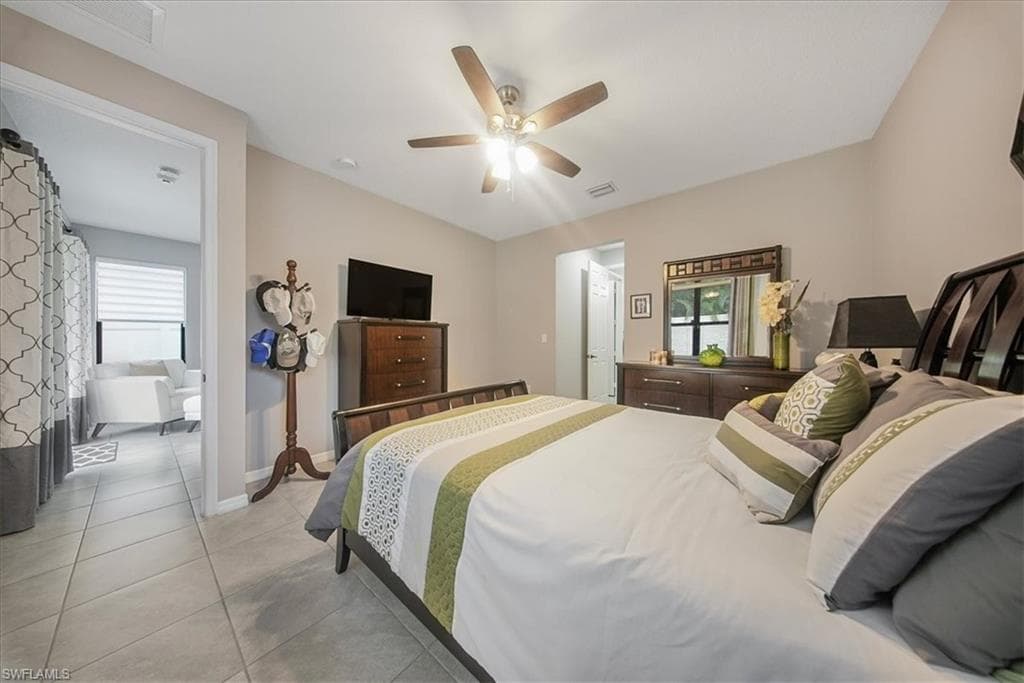 8805 Madrid CIR, NAPLES FL 34104-26