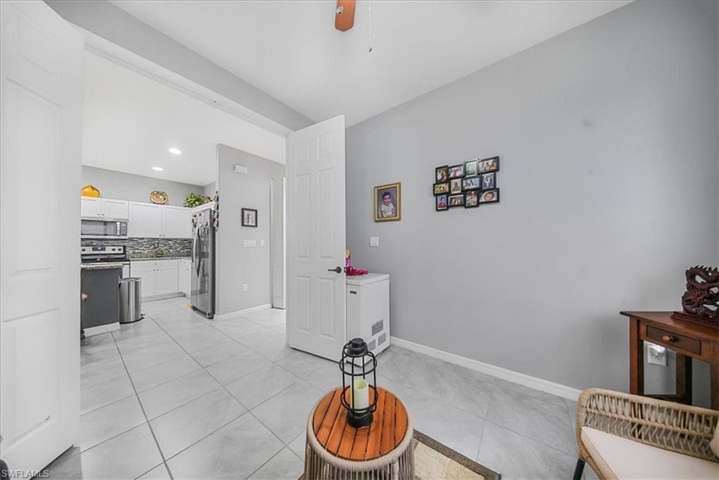 8805 Madrid CIR, NAPLES FL 34104-15