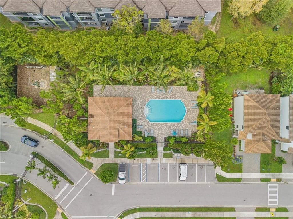 8805 Madrid CIR, NAPLES FL 34104-35