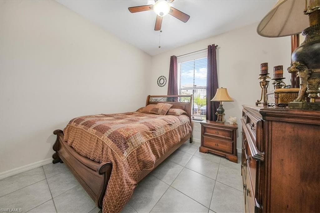 8805 Madrid CIR, NAPLES FL 34104-31