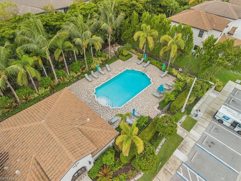 8805 Madrid CIR, NAPLES FL 34104-4