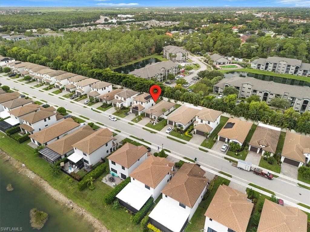 8805 Madrid CIR, NAPLES FL 34104-7