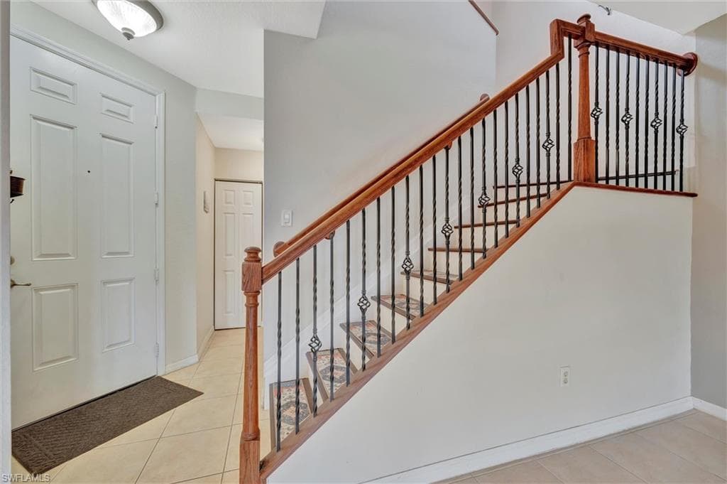 9808 Roundstone CIR, FORT MYERS FL 33967-17