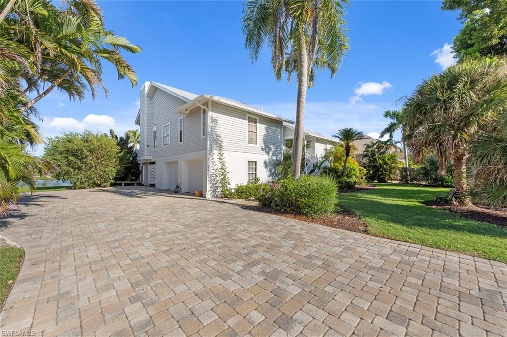 1558 Sand Castle RD, SANIBEL FL 33957-8