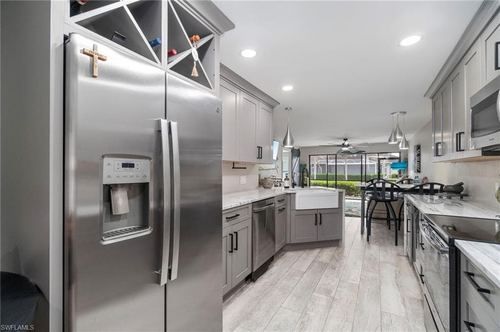 912 SW 48th TER # 107, CAPE CORAL FL 33914-9