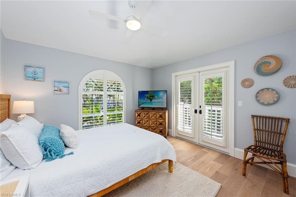 381 Leatherfern LN, MARCO ISLAND FL 34145-16