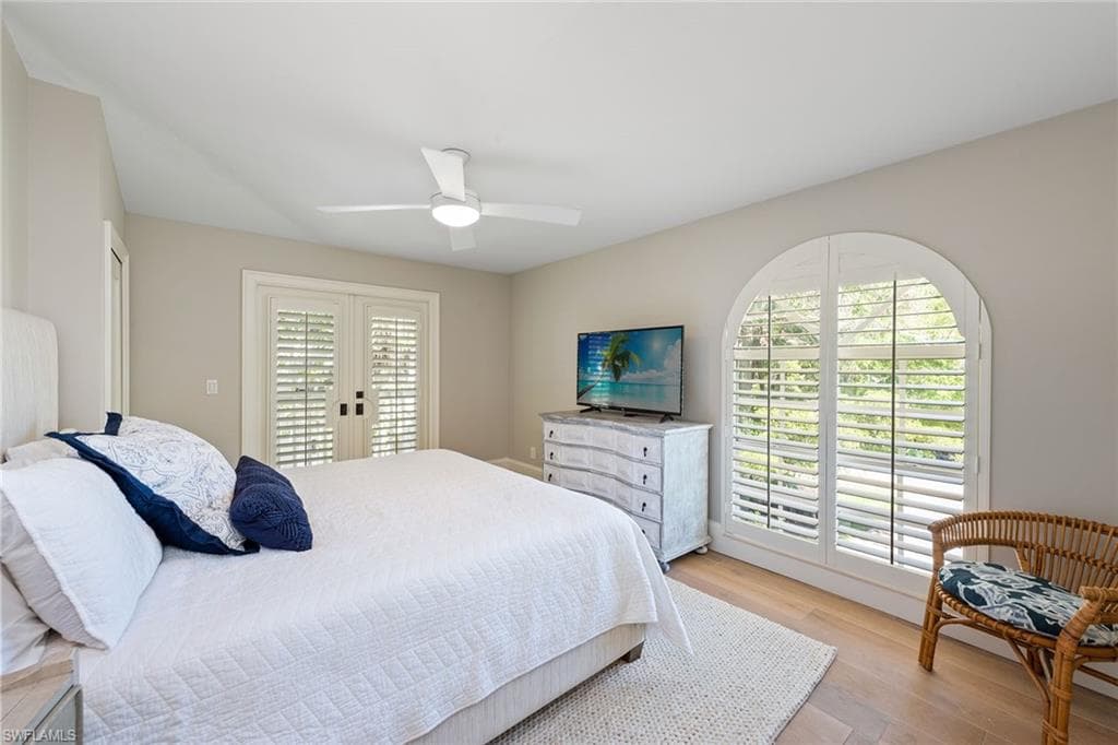 381 Leatherfern LN, MARCO ISLAND FL 34145-19