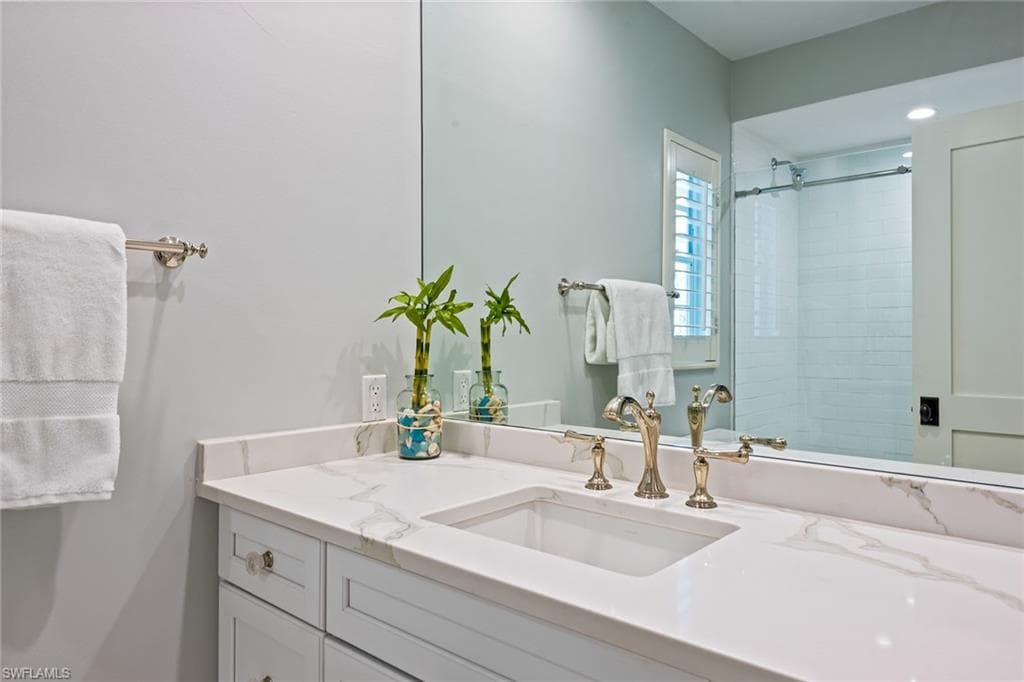 381 Leatherfern LN, MARCO ISLAND FL 34145-17