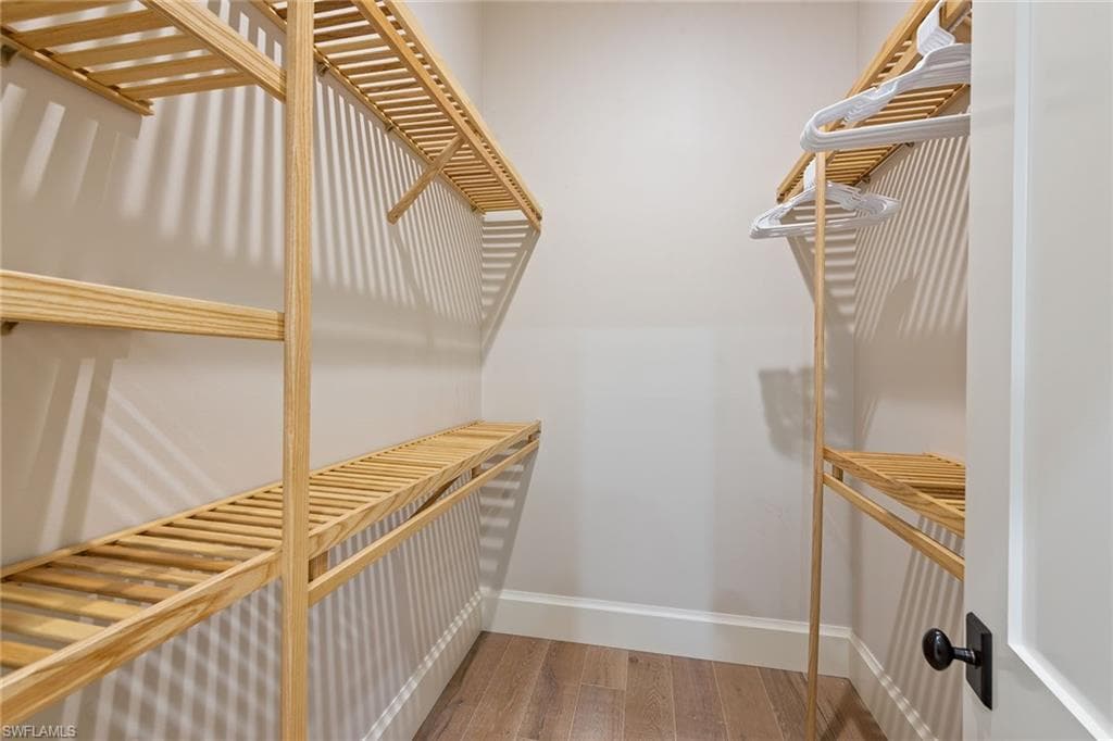 381 Leatherfern LN, MARCO ISLAND FL 34145-14