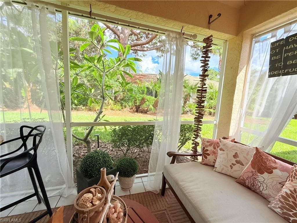 337 Emerald Bay CIR # U1, NAPLES FL 34110-1