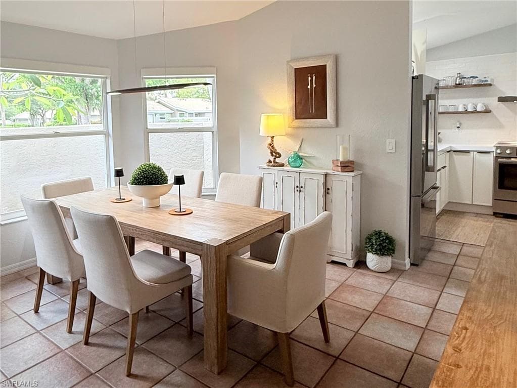 337 Emerald Bay CIR # U1, NAPLES FL 34110-6