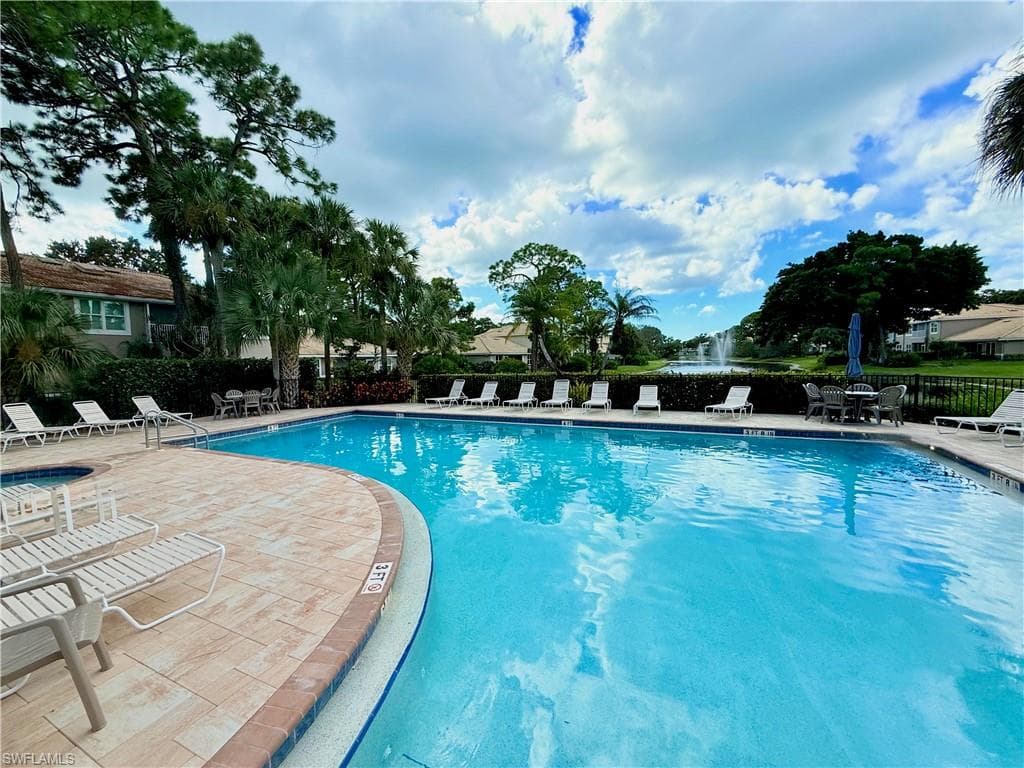 337 Emerald Bay CIR # U1, NAPLES FL 34110-28