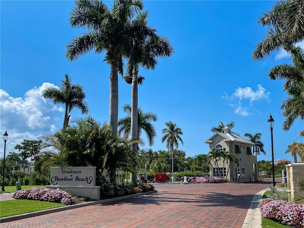 110 Saint Eustacius LN, BONITA SPRINGS FL 34134-2