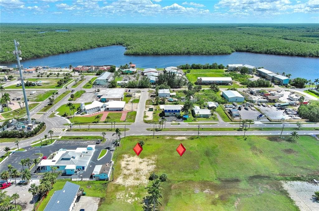 15 S. Copeland Ave, EVERGLADES CITY FL 34139-3