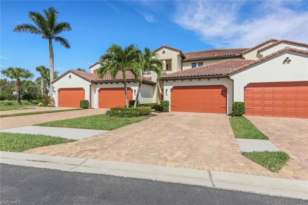 15161 Palmer Lake CIR # 202, NAPLES FL 34109-37