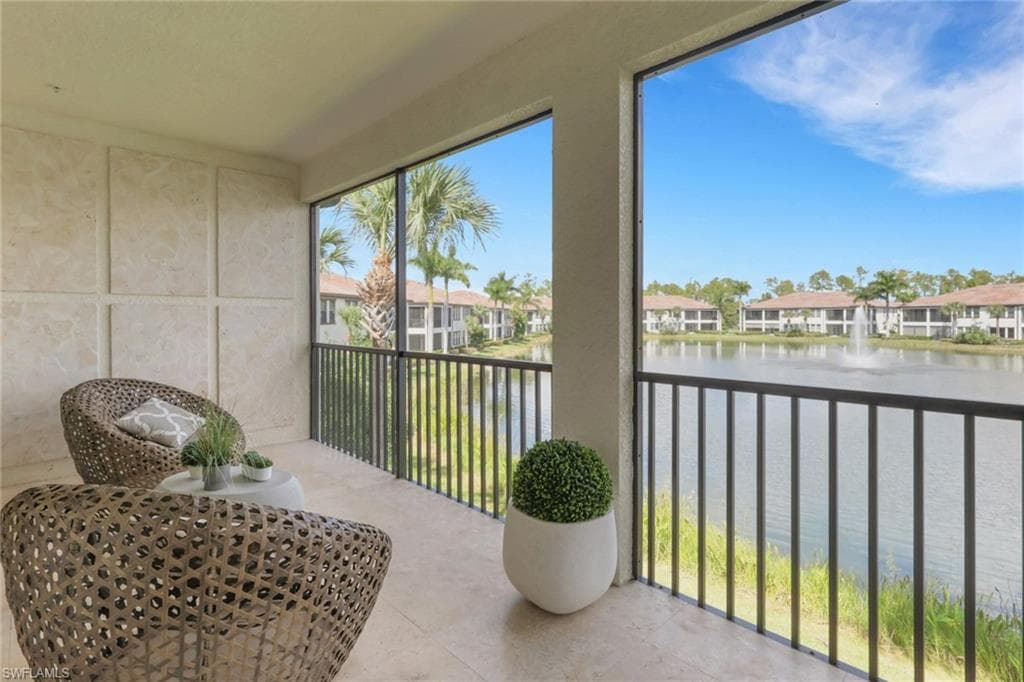 15161 Palmer Lake CIR # 202, NAPLES FL 34109-20