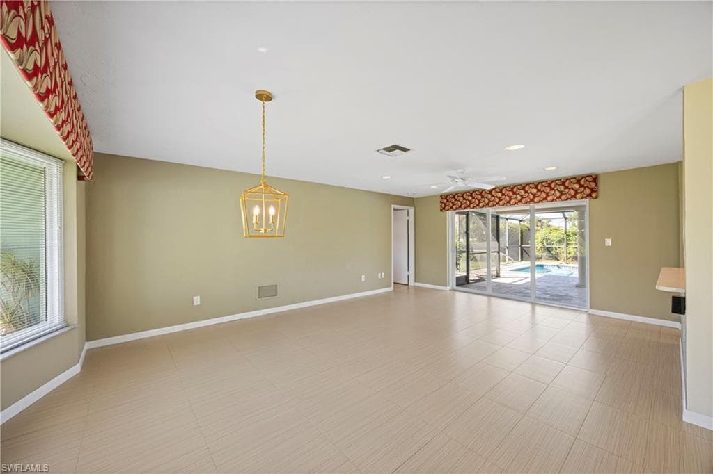 9757 Berkshire ST, NAPLES FL 34109-2