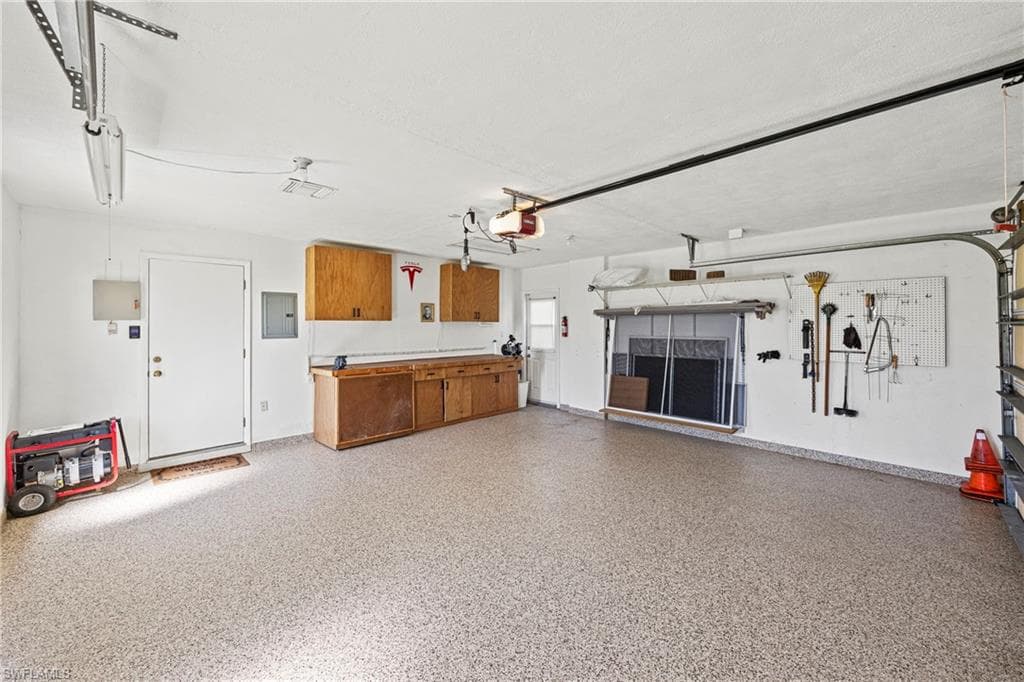 9757 Berkshire ST, NAPLES FL 34109-33