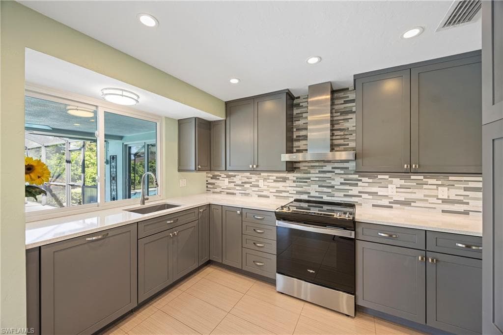 9757 Berkshire ST, NAPLES FL 34109-9