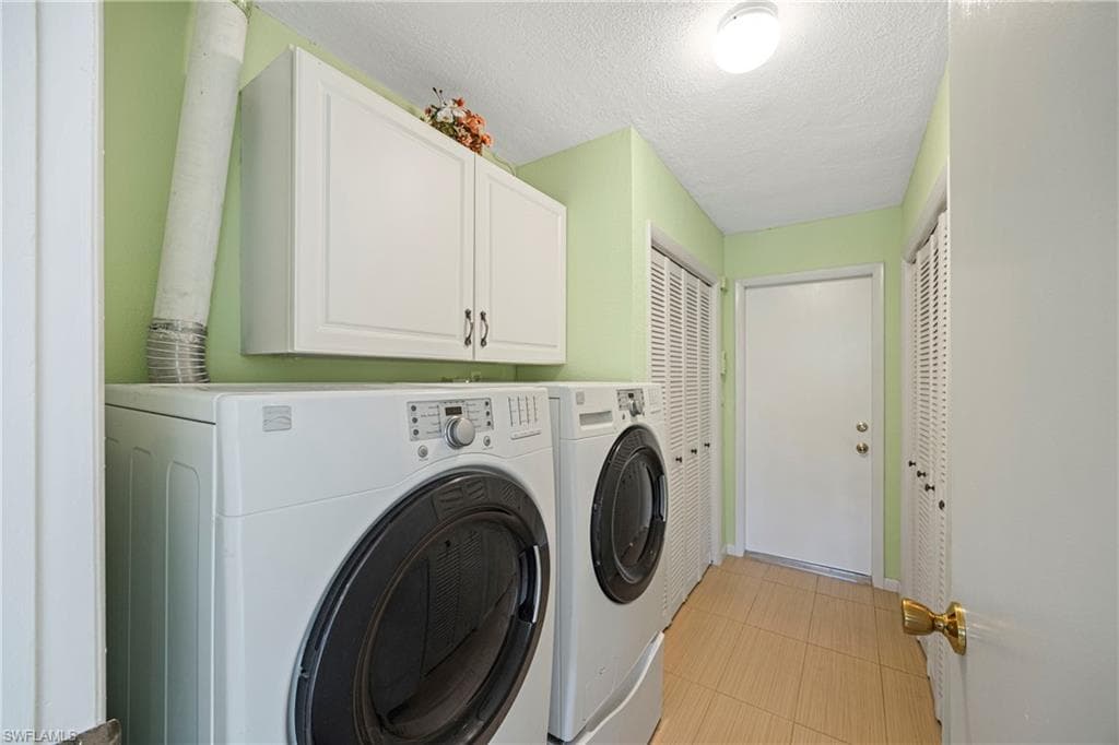 9757 Berkshire ST, NAPLES FL 34109-17