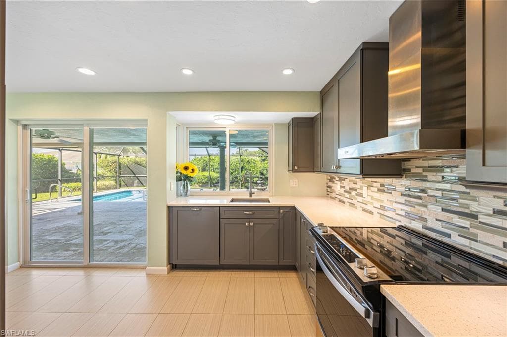 9757 Berkshire ST, NAPLES FL 34109-20