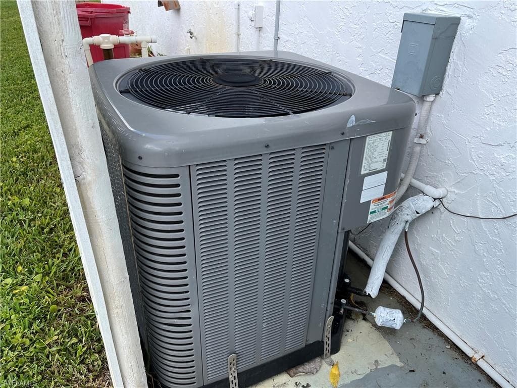 12878 Iona RD, FORT MYERS FL 33908-27