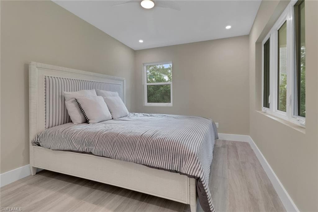 5150 Sand Dollar LN, NAPLES FL 34103-21