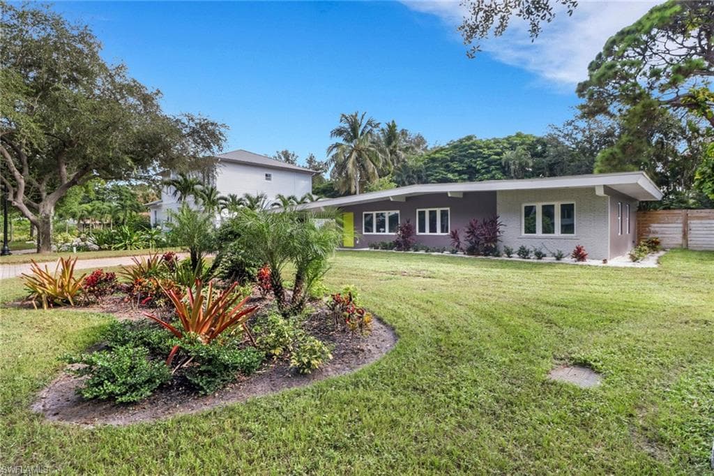 5150 Sand Dollar LN, NAPLES FL 34103-2