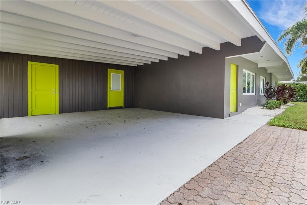 5150 Sand Dollar LN, NAPLES FL 34103-4
