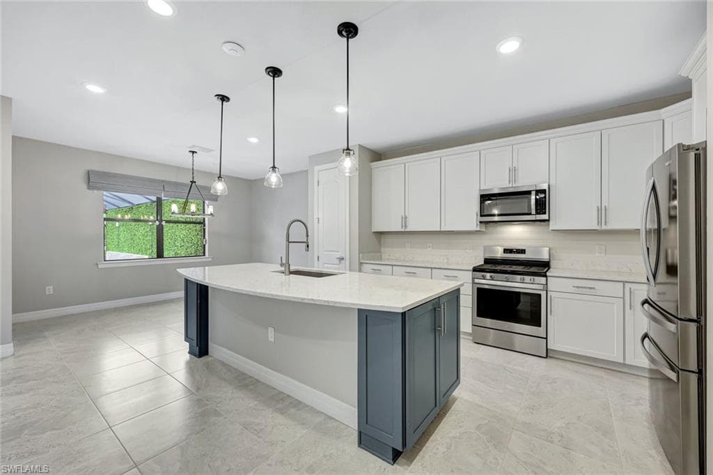 7265 Wilton DR, NAPLES FL 34109-19