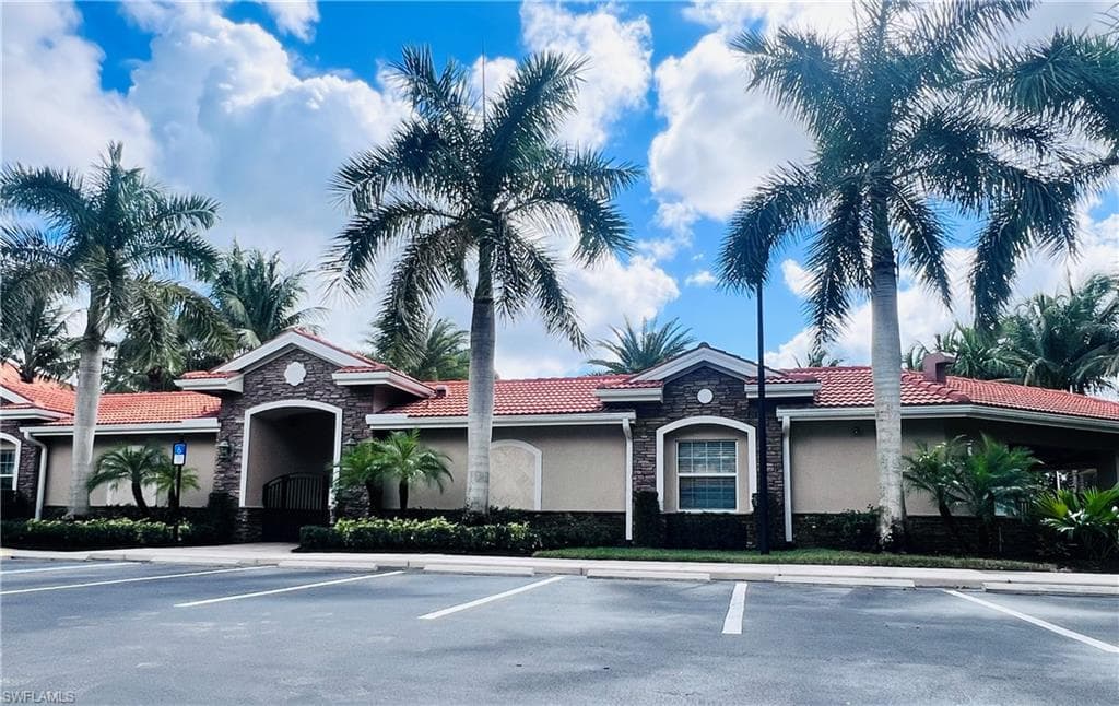 28008 Sosta LN # 4, BONITA SPRINGS FL 34135-25