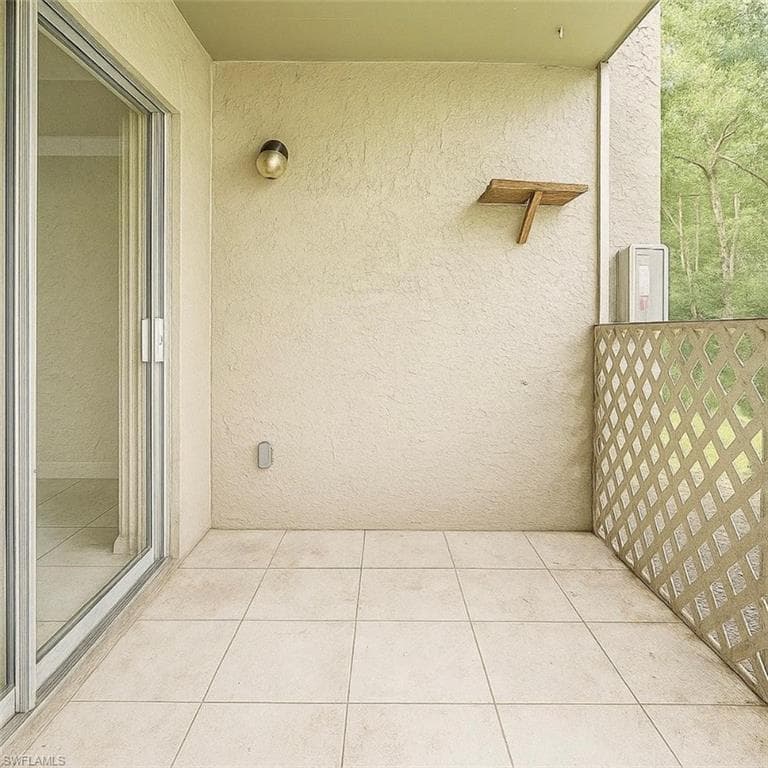194 Santa Clara DR # 12, NAPLES FL 34104-24