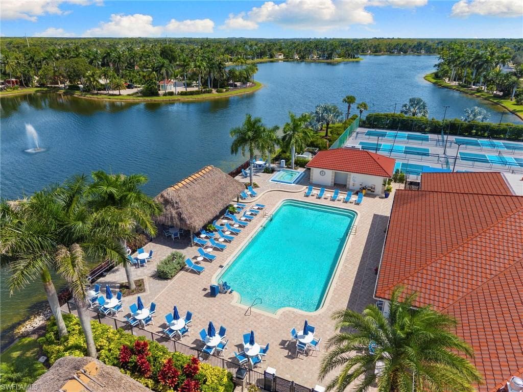 4520 Southern Breeze DR, NAPLES FL 34114-25