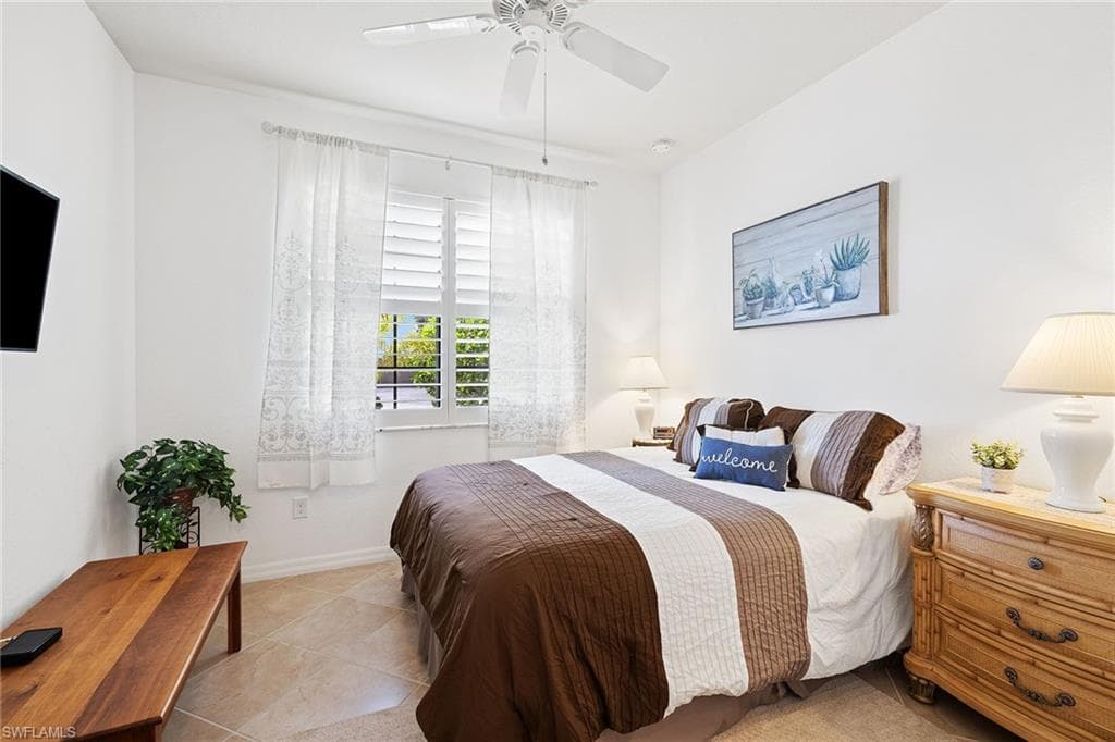 3837 Ruby WAY, NAPLES FL 34114-23