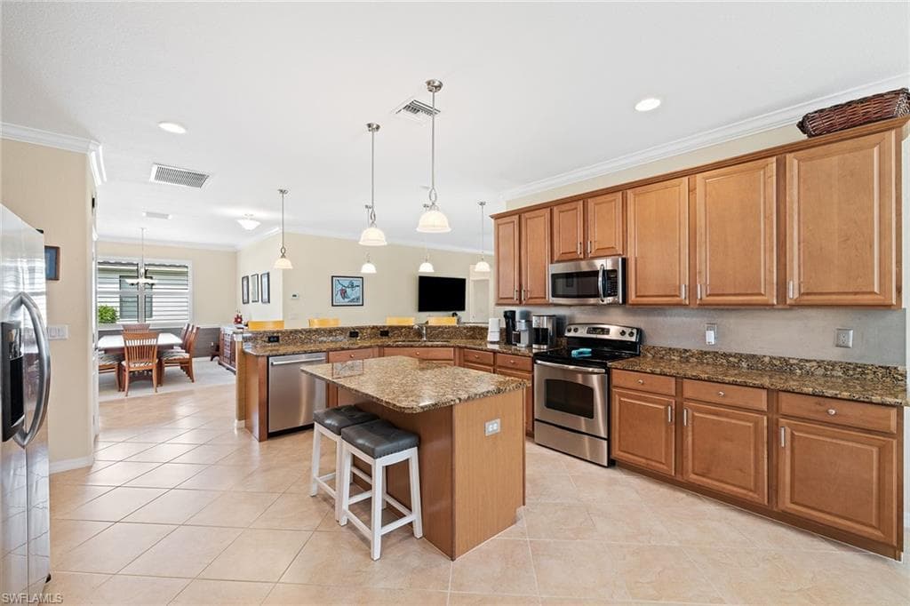3837 Ruby WAY, NAPLES FL 34114-9