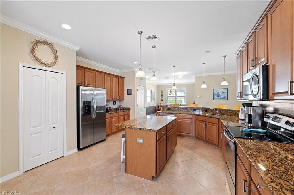 3837 Ruby WAY, NAPLES FL 34114-10