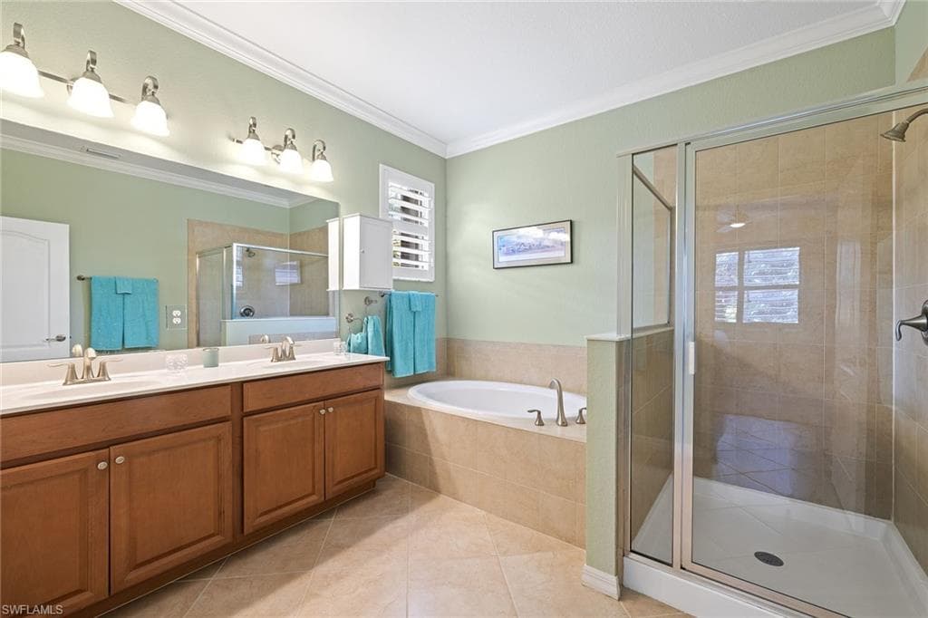 3837 Ruby WAY, NAPLES FL 34114-18