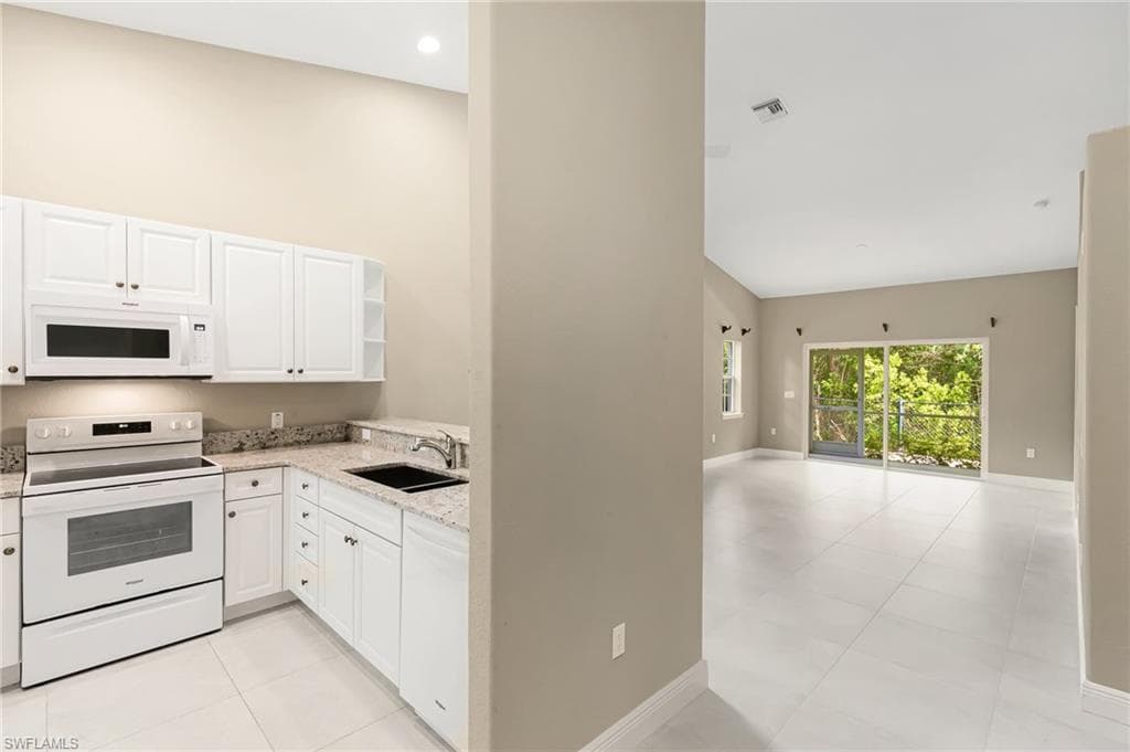 3555 Avion Woods CT # 501, NAPLES FL 34104-18