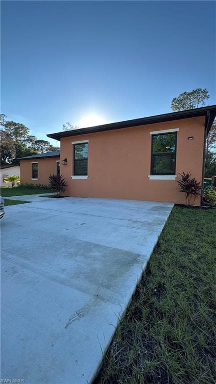 2167 Della DR, NAPLES FL 34117-28