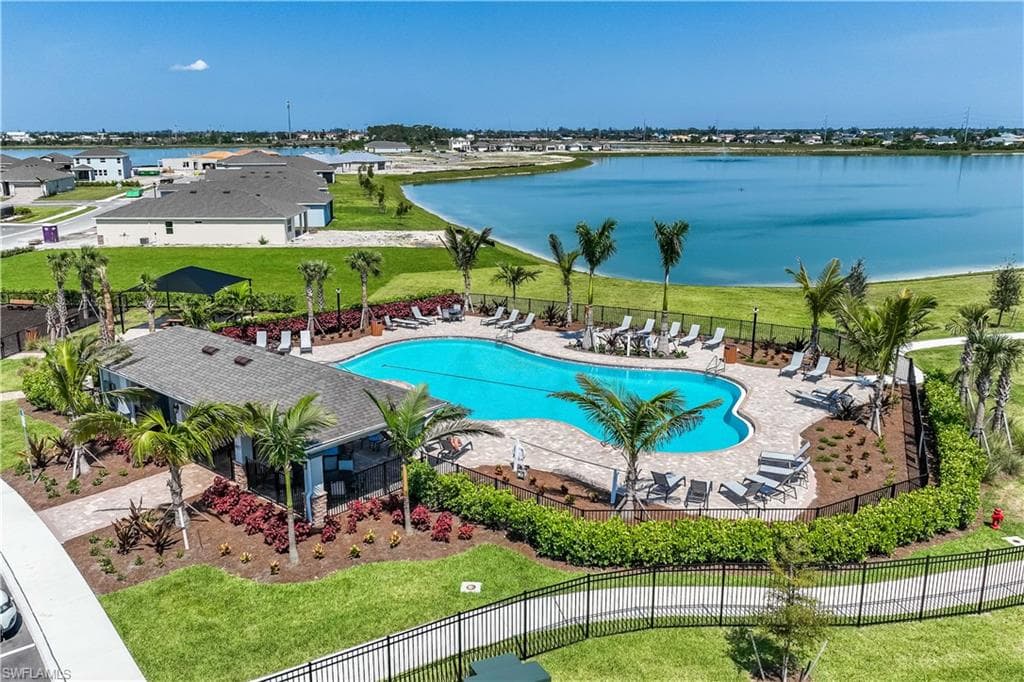 531 SPRING HILL LAKE LOOP, CAPE CORAL FL 33993-16