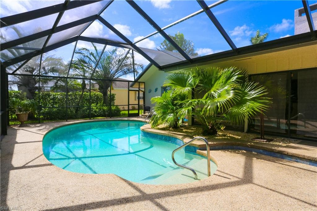 223 Forest Hills BLVD, NAPLES FL 34113-5