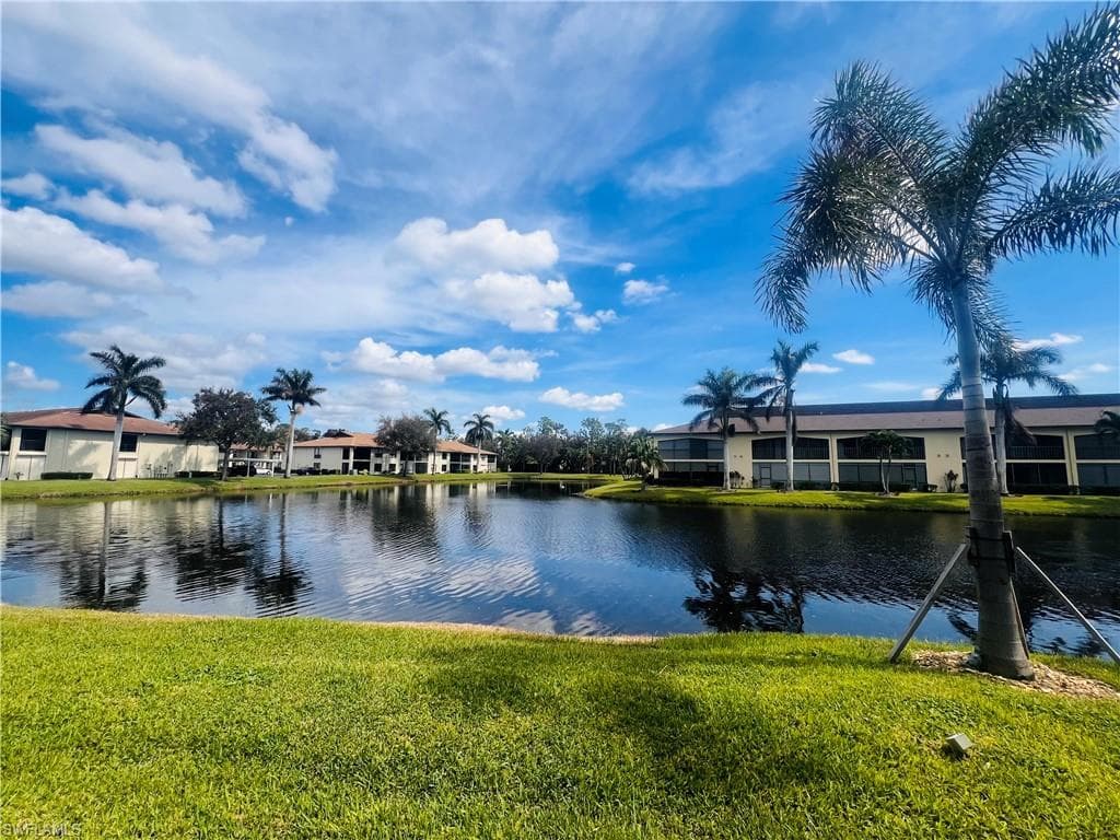 332 Charlemagne BLVD # H103, NAPLES FL 34112-15
