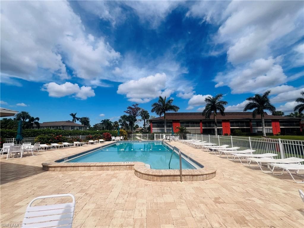 332 Charlemagne BLVD # H103, NAPLES FL 34112-17