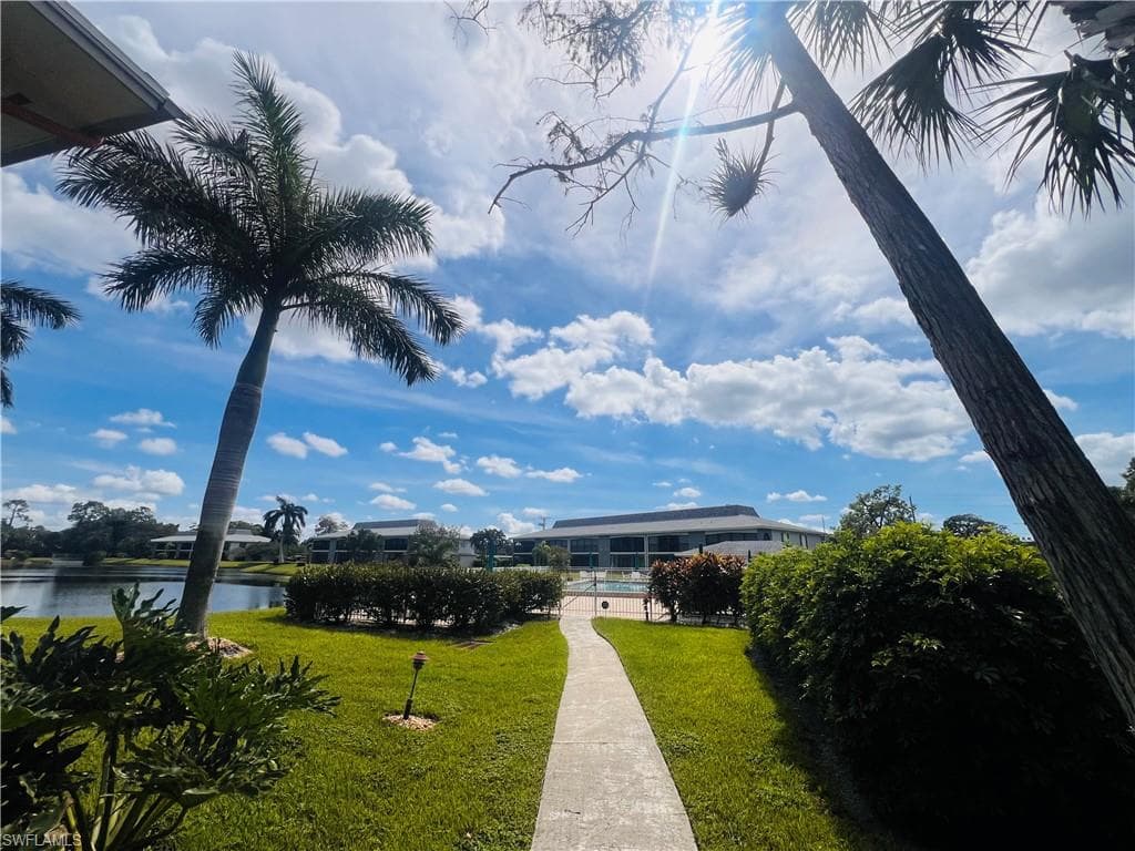 332 Charlemagne BLVD # H103, NAPLES FL 34112-14