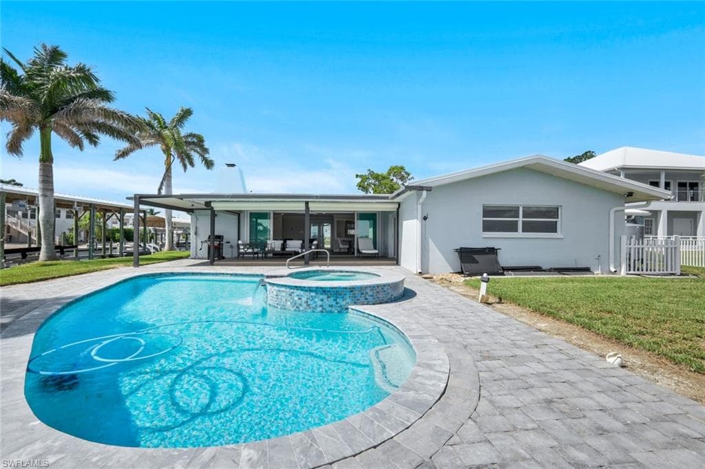 5596 Avenida Pescadora, FORT MYERS BEACH FL 33931-28