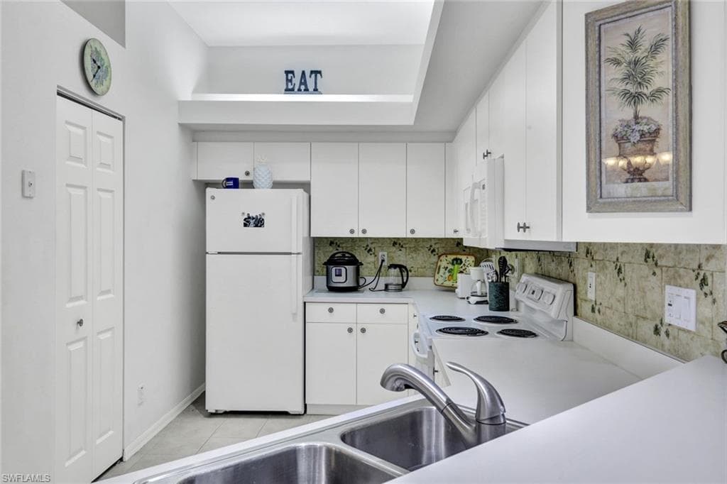 10711 Halfmoon Shoal RD # 203, ESTERO FL 34135-8