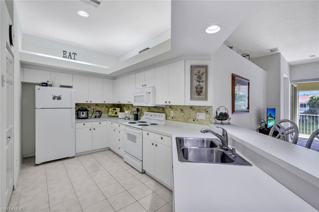 10711 Halfmoon Shoal RD # 203, ESTERO FL 34135-10