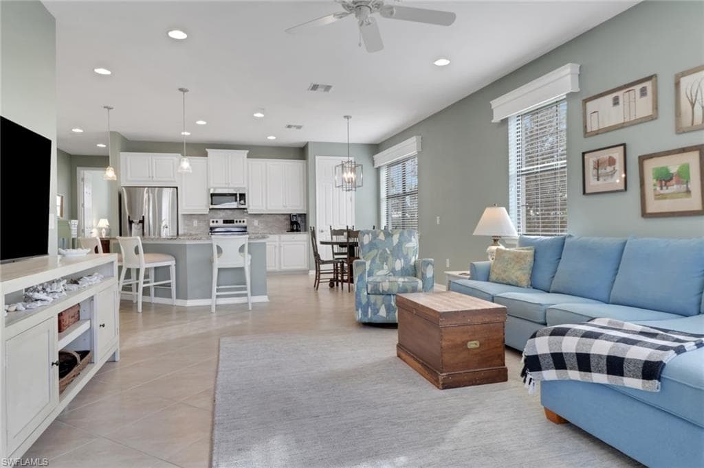 26233 Palace LN # 201, BONITA SPRINGS FL 34135-8