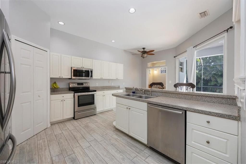 496 Raven WAY, NAPLES FL 34110-8