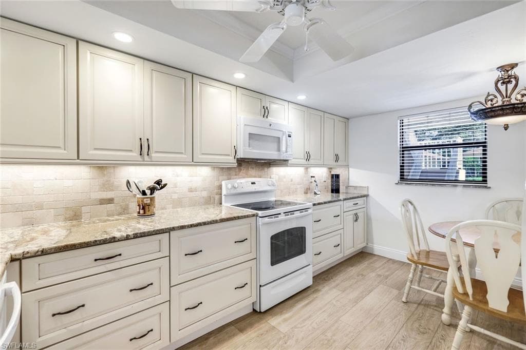 529 Lake Louise CIR # 101, NAPLES FL 34110-9